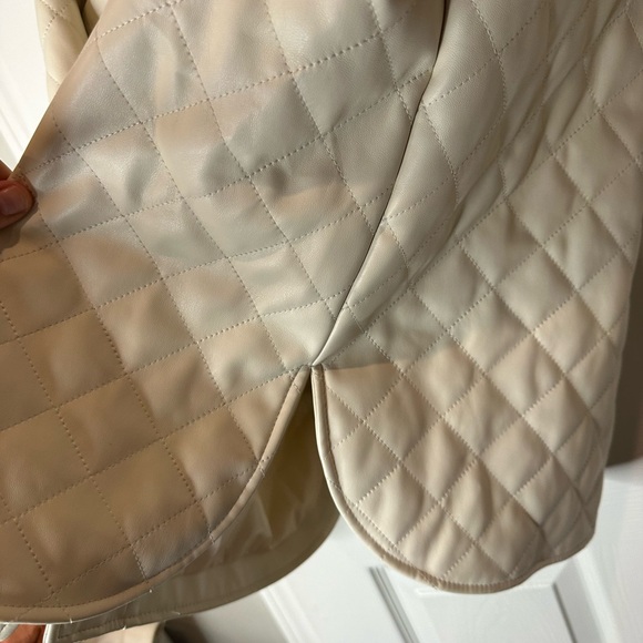 NEW Medium BKE Cream Quilted Faux Leather Utility Jacket New W-out Tags Shacket - Picture 5 of 8